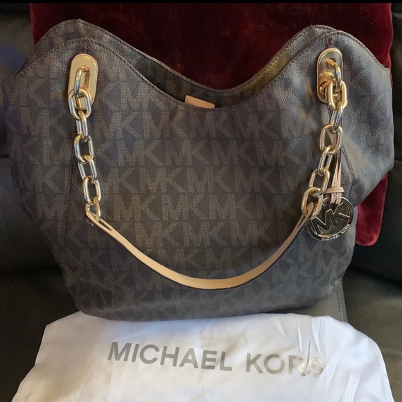 Michael Kors Michael Kors Lilly Brown Signature Monogram Tote - Picture 2 of 6